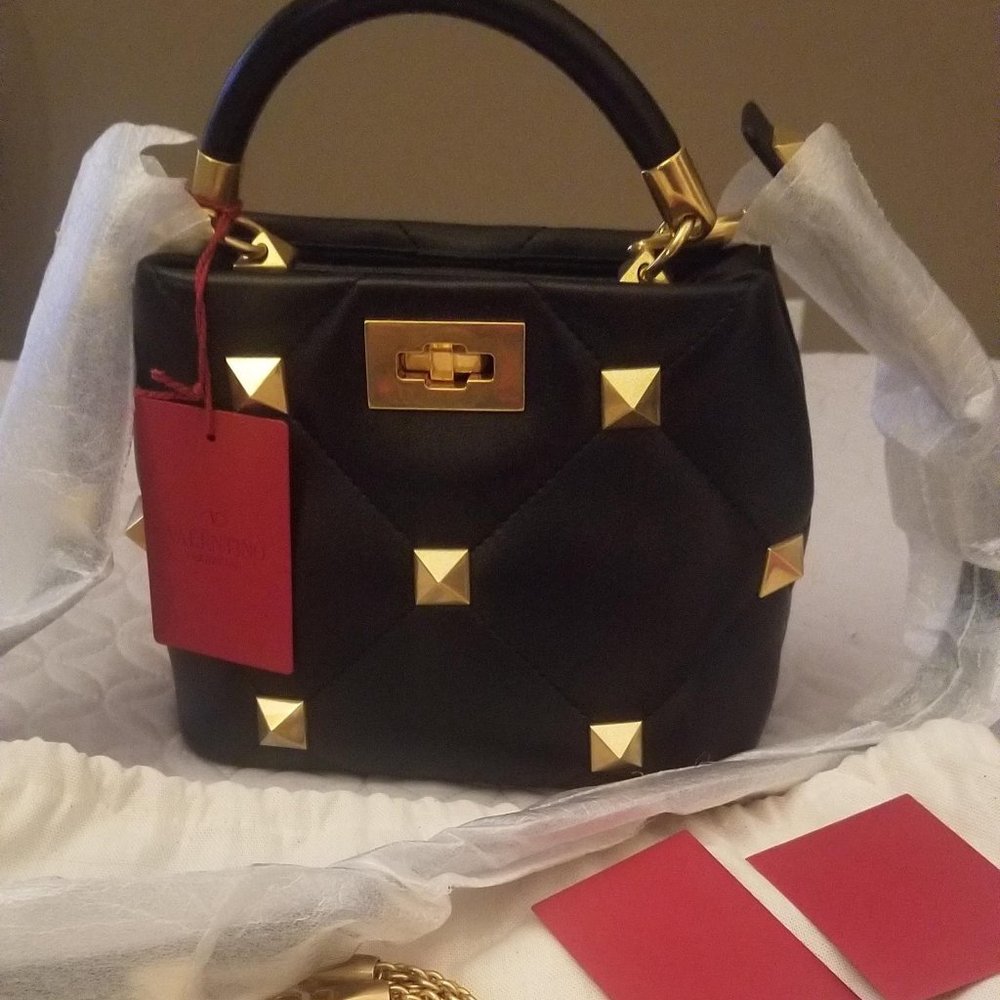 PRICE DROP!!! NWT VALENTINO GARAVANI ROMAN STUD SMALL QUILTED TOP HANDLE BAG